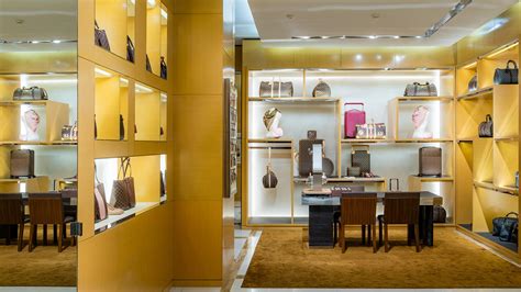 recensioni di louis vuitton napoli